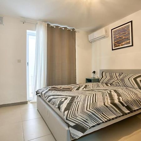 Urban Front - Walking Distance From Paceville And St George Bay Beach Is-Swieqi Buitenkant foto