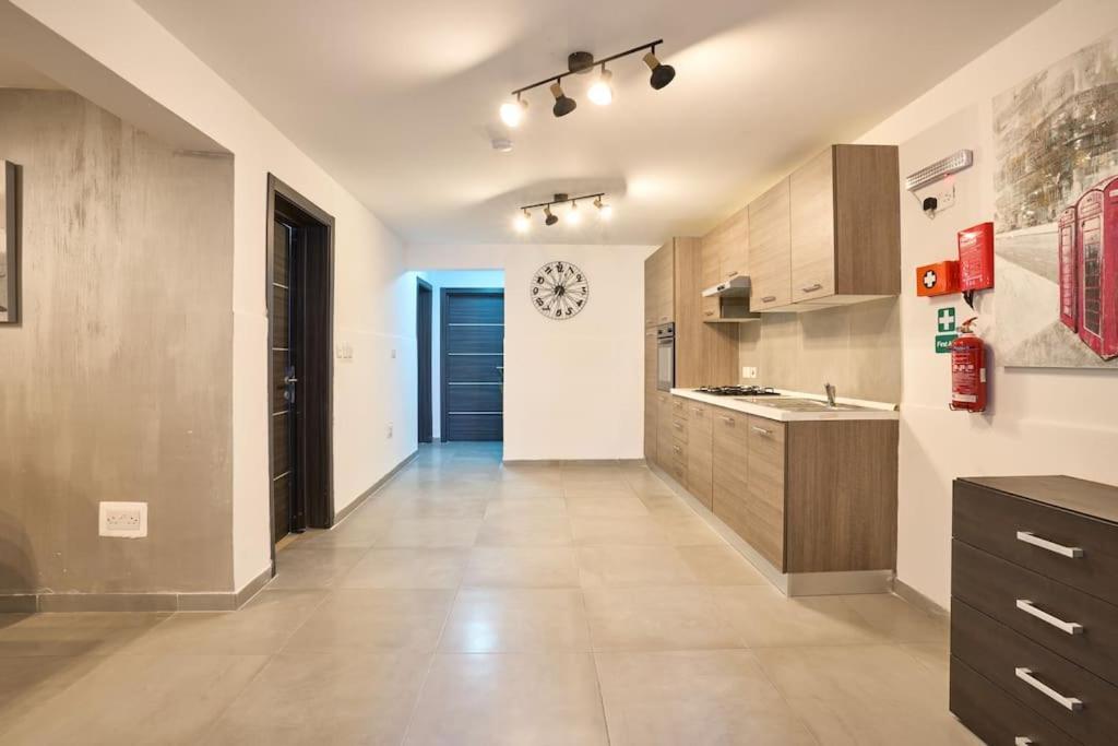 Urban Front - Walking Distance From Paceville And St George Bay Beach Is-Swieqi Buitenkant foto