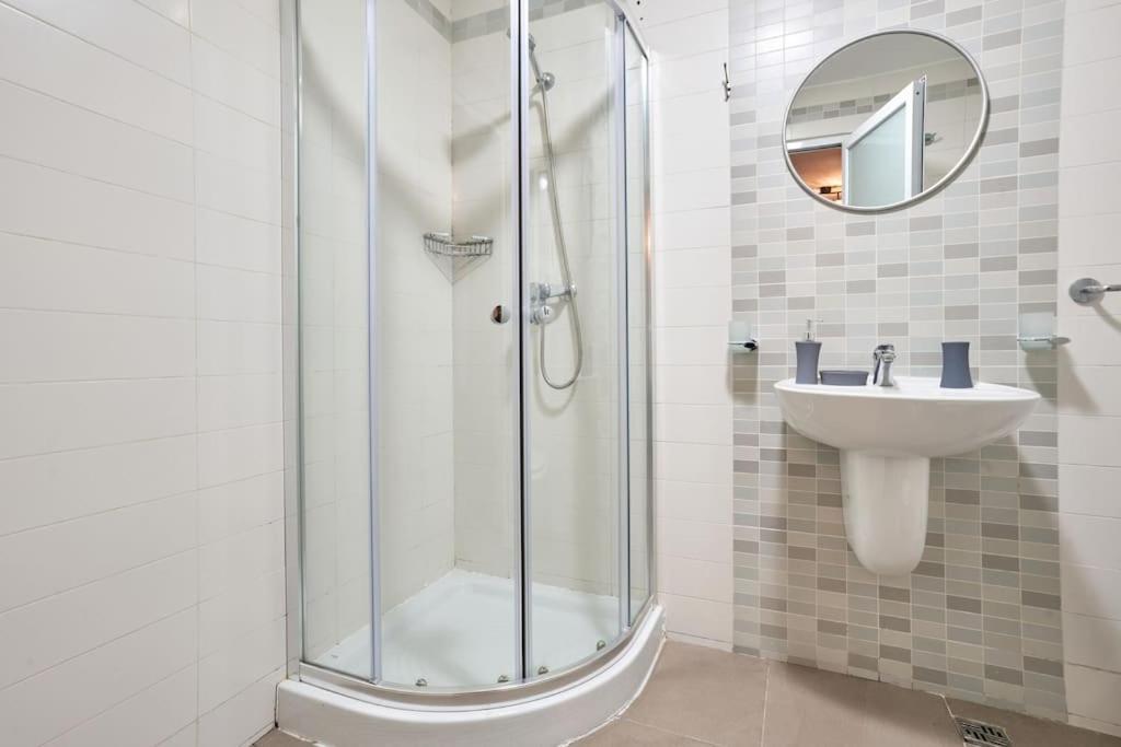 Urban Front - Walking Distance From Paceville And St George Bay Beach Is-Swieqi Buitenkant foto